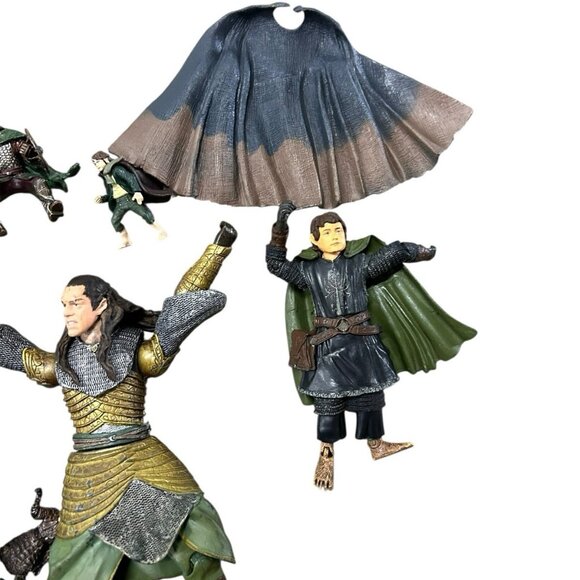 Lord of The Rings Action Figures Lot Of 15 Weapons  LOTR Marvel 2002 Horses - Picture 12 of 16